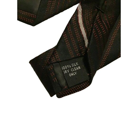5/$10 Wilke-Rodriguez Silk Men's Tie 58in Black Red Stripes - Picture 3 of 4